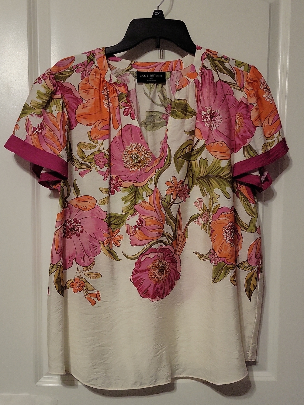 Lane Bryant 10/12, V-neck, Cream W/pink/orange/green Flowers. Like New.